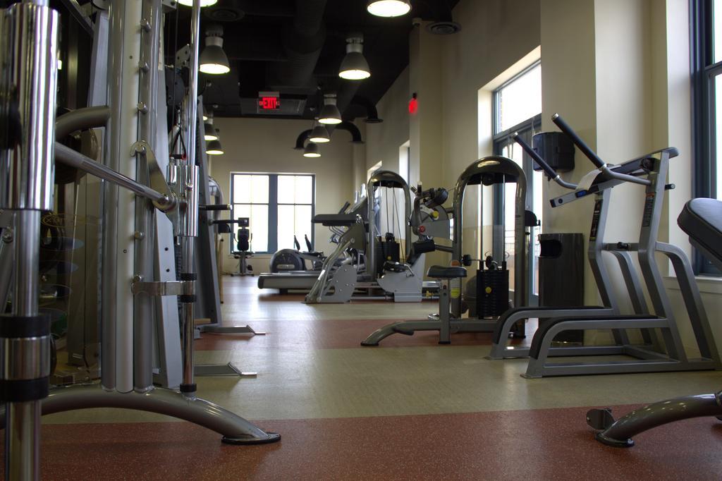 Crystal Quarters Corporate Housing At The Gramercy Arlington Chambre photo