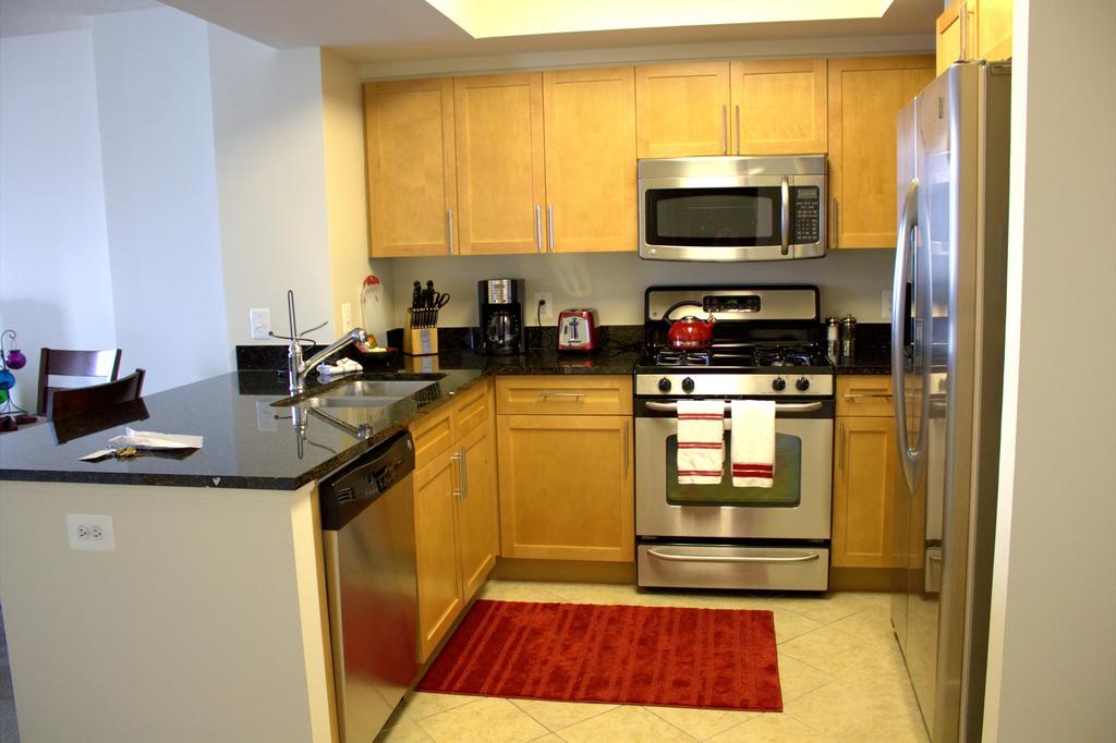Crystal Quarters Corporate Housing At The Gramercy Arlington Chambre photo